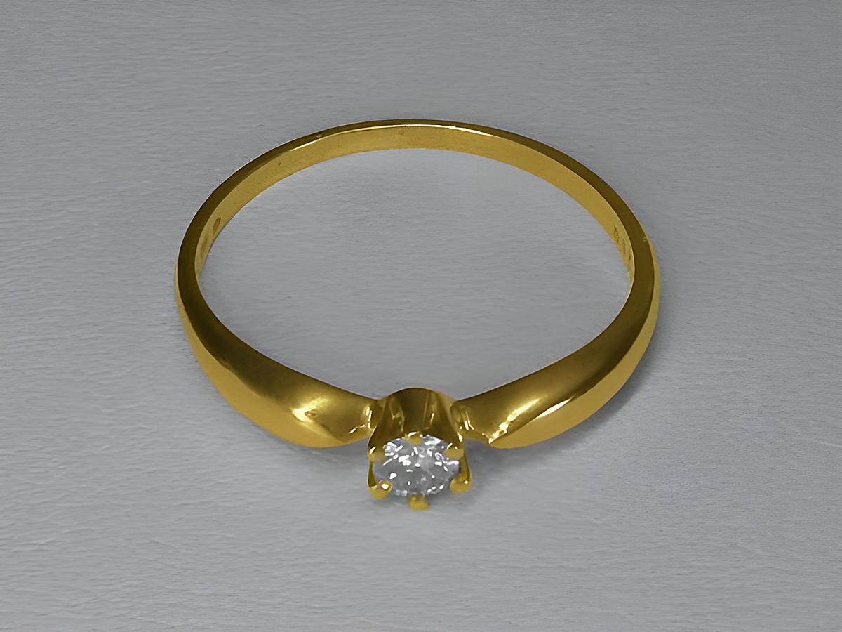 Verlobungsring aus 585 Gold mit einem Brillant von 0,15 ct. C/if in Größe 56, hergestellt von Juwelier Harnisch, elegante und zeitlose Form. – Ansicht 2