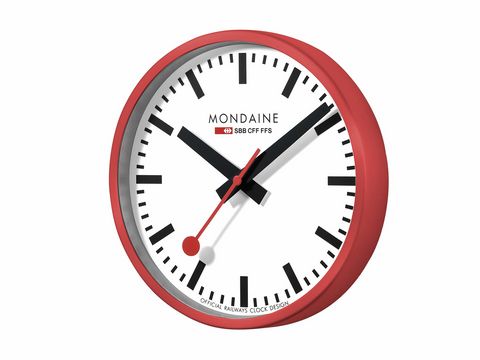 Mondaine SBB Wanduhr in roter Farbe mit einem Durchmesser von 25 cm, klassisches Design mit weißem Ziffernblatt, schwarzen Stunden- und Minutenzeigern sowie rotem Sekundenzeiger.