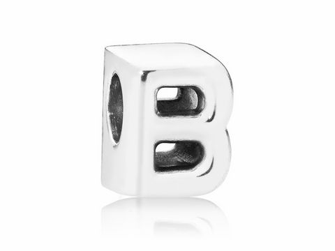 925 Sterling Silber Charm von Pandora in Form des Buchstabens B, glänzende Oberfläche, ideal für personalisierte Schmuckstücke und Geschenkanlässe.