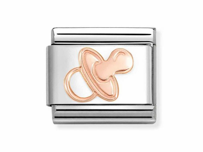 Schnuller aus Roségold mit zwei seitlichen Streifen in silberner Farbe, geeignet für das Armband von Nomination Classic Roségold 430104 57, bietet eine charmante und liebevolle Note.