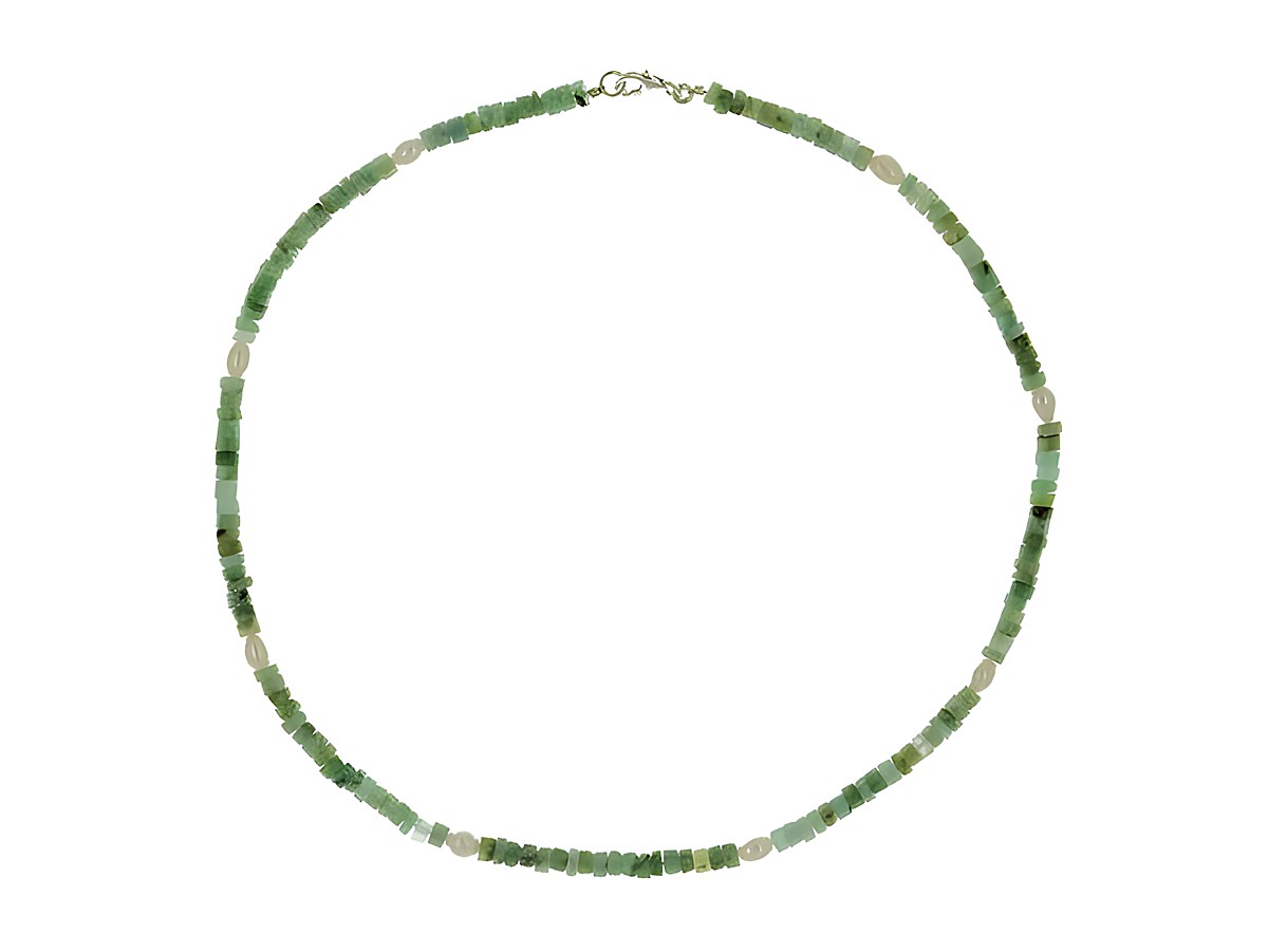 Steinkette mit Smaragd und Süßwasser-Zuchtperlen in Grün und Weiß, Länge 45 cm, gefertigt von Juwelier Harnisch, mit funkelnden Steinen für einen eleganten Look. – Ansicht 3