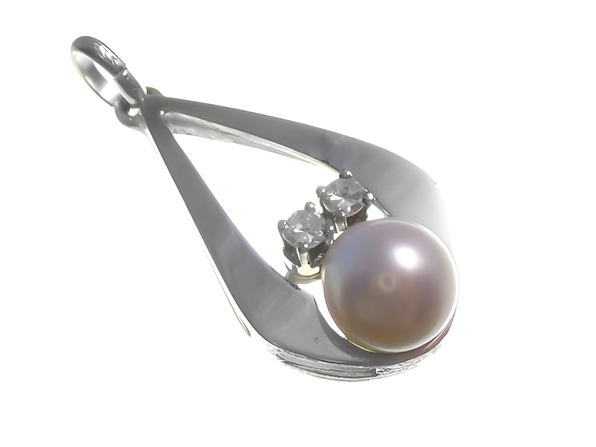 Diamant Gold 585/- Anhänger aus Weißgold mit einer Perle und zwei diamantähnlichen Steinchen, Länge 24 mm, hergestellt von Juwelier Harnisch, für eleganten Schmuck.