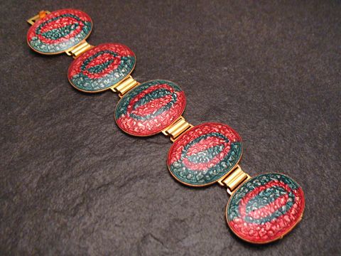 Armband 19 cm CIRCLE blau-rosa aus Emaille, vergoldet, fünf ovale Elemente mit feinem Muster, Hersteller Juwelier Harnisch, stilvolles Accessoire für jeden Anlass.