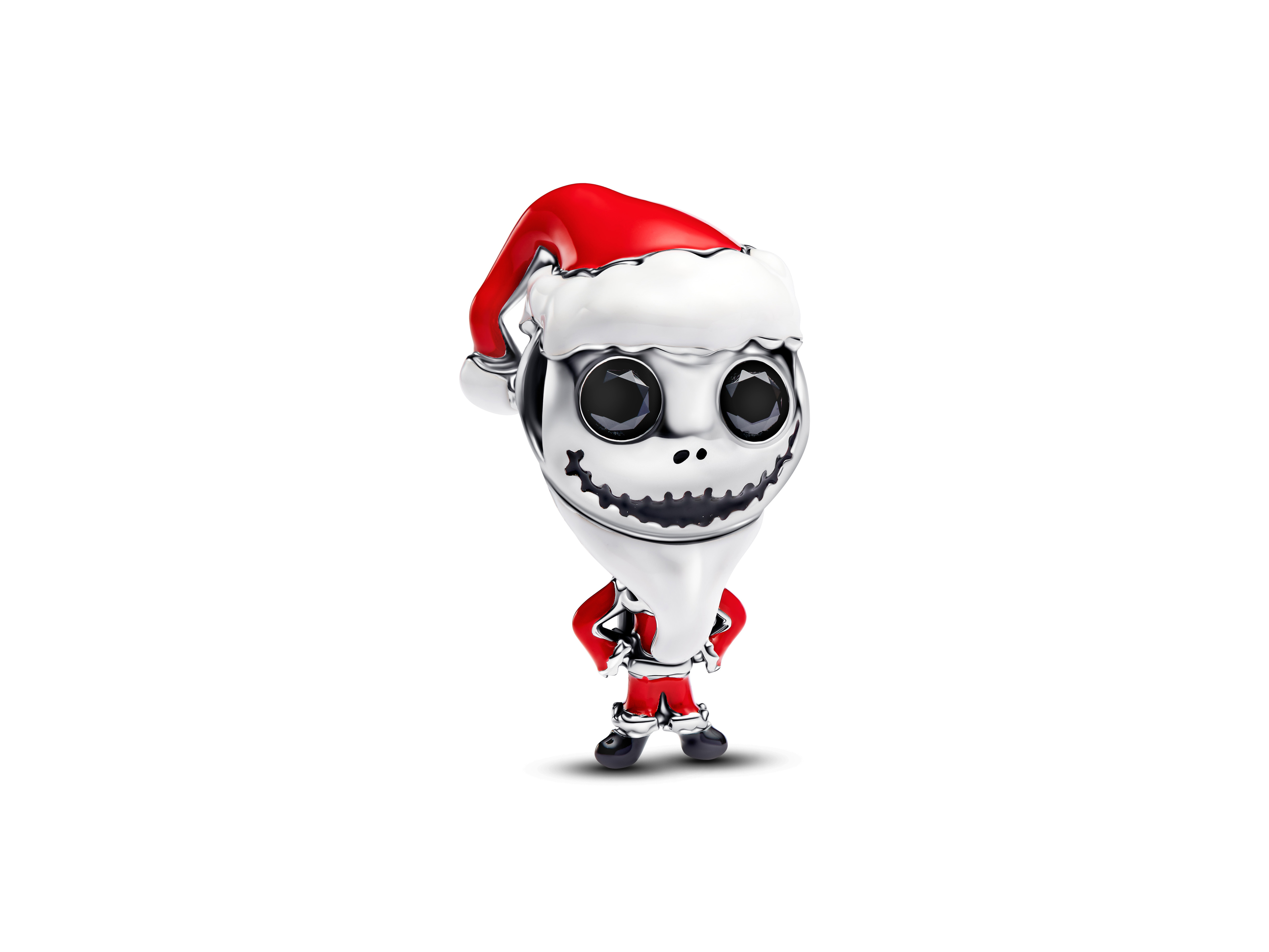 Der charm zeigt Jack Skellington aus dem Disney-Film Nightmare Before Christmas, dargestellt in einem roten Weihnachtsmannkostüm aus Sterling Silber mit Emaille und Kristallakzenten.