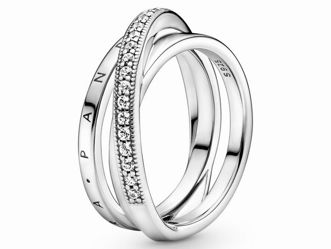 Pandora Silber 199057C01-58 Crossover Pavé Dreiband Ring mit Zirkonia in Größe 58, filigranes Design mit funkelnden Details und glänzender Oberfläche, ideal für elegante Anlässe.