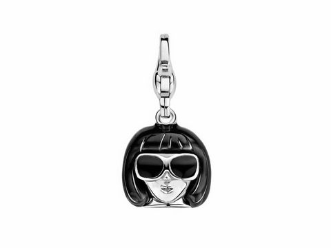 Silberner Charm in Form eines Frauenkopfes mit schwarzem Haarschnitt und Sonnenbrille, aus der Kollektion Ti Sento, Modell 8458BE, passend für kreative Schmuckgestaltungen.