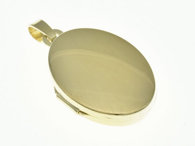 Medaillon in ovaler Form aus Sterling Silber, vergoldet mit Gelbgold, zeitloses Design vom Hersteller Juwelier Harnisch, ideal für persönliche Erinnerungen oder Fotos.