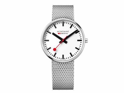 Mondaine SBB Giant BackLight MSX.4211B.SM Herren Armbanduhr mit weißem Zifferblatt, schwarzen Zeigern und rotem Sekundenzeiger auf einem Edelstahl-Mesh-Armband.