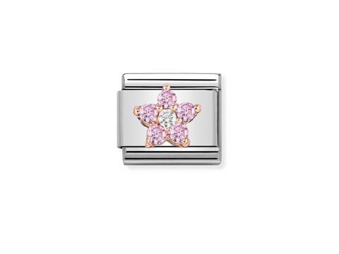 Roségoldenes Element aus der Kollektion NOMINATION Classic mit einer filigranen Blume in Rosa und Weiß, umgeben von funkelnden Steinen, ideal für eleganten Schmuck.