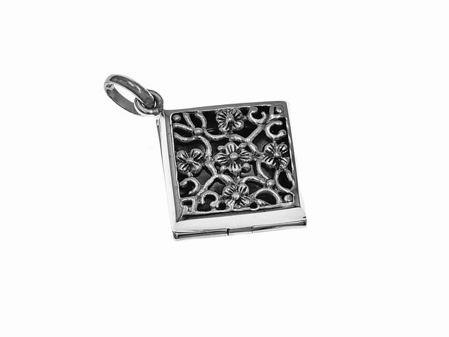Silber Medaillon in rautenförmiger, eckiger Ausführung mit filigranen Blumenranken. Hergestellt von Juwelier Harnisch, ideal als edles Schmuckstück.