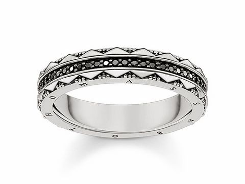 Schwarzer Silberring von Thomas Sabo mit Zirkonia, Größe 54, geprägt mit markanten Mustern und einer eleganten, zeitlosen Gestaltung.
