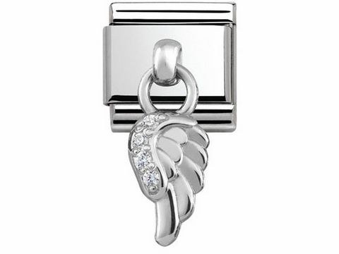 433180006-0 Edelstahl Charms von Nomination mit einem Silberflügel, verziert mit funkelnden Strasssteinen, perfekt für individuelle Schmuckkreationen.