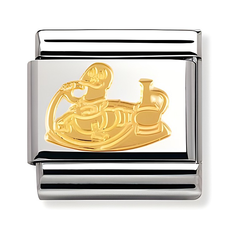 Die NOMINATION Classic Raupe 030149 20 aus dem Alice im Wunderland Design zeigt eine goldene Raupe, die auf einem Pilz sitzt und eine Pfeife raucht, kunstvoll umgesetzt auf einer silbernen Platte.