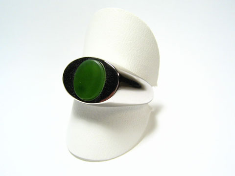 Silber Designer Ring rhodiniert mit grünem Jade Stein, Hersteller Juwelier Harnisch, verstellbarer Ring, elegant und zeitlos im Design. Ideal für jeden Anlass.