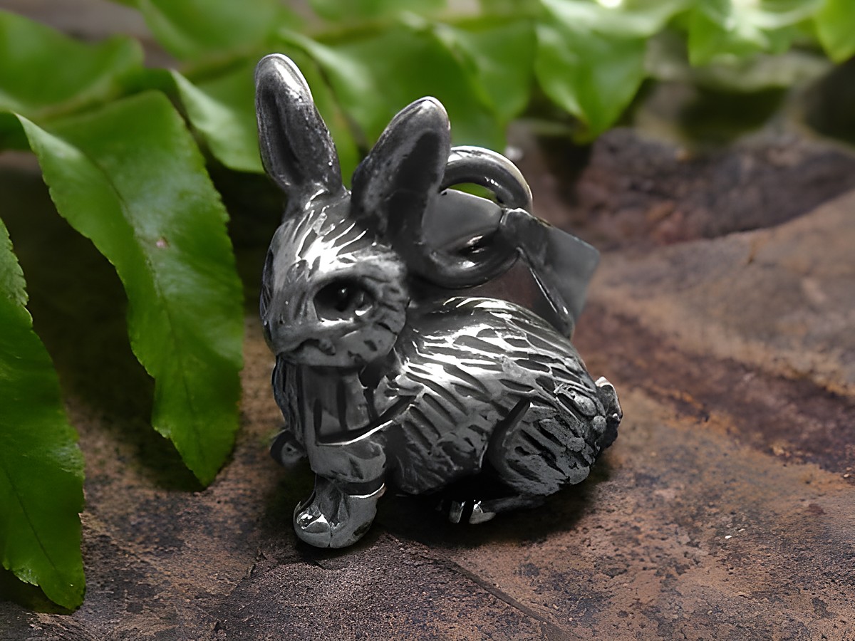 Hase Kaninchen Sterling Silber Anhänger massiv von Juwelier Harnisch, detailreich gestaltet, perfekt für Tierliebhaber und als edles Schmuckstück.
