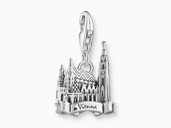 Charm-Anhänger aus Silber mit detaillierter Darstellung des Stephansdoms in Wien, inklusive einer Bannergravur mit der Aufschrift Wien. Hersteller Thomas Sabo, neu und hochwertig.