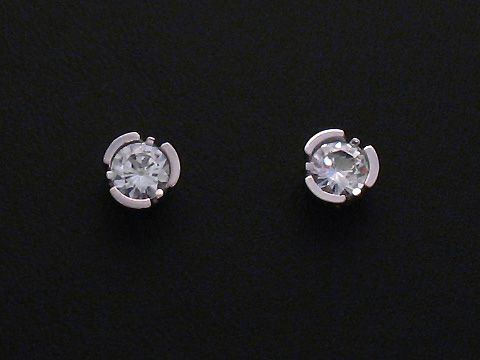 Ohrringe aus Bergkristall in Weißgold, Ohrstecker des Herstellers Juwelier Harnisch, elegantes Design, ideal für festliche Anlässe oder den Alltag.