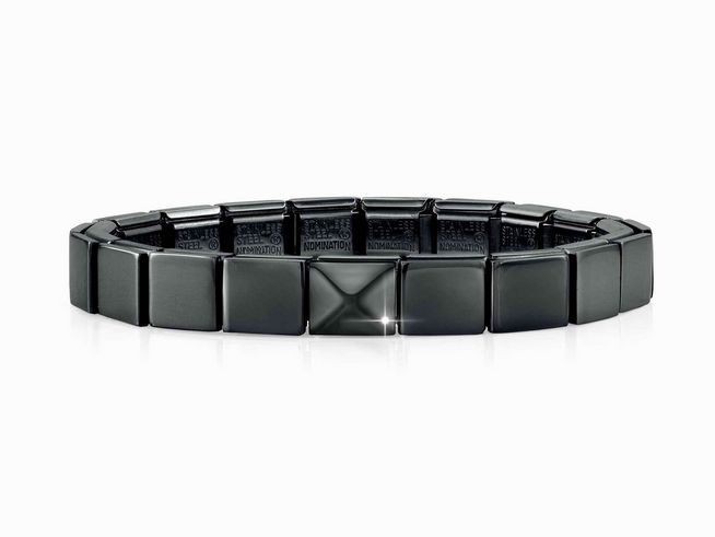 Elegantes Nomination Classic GLAM Armband aus Edelstahl in Schwarz mit großem Pyramidenelement, perfekt für einen modernen Look und vielseitige Kombinationsmöglichkeiten.