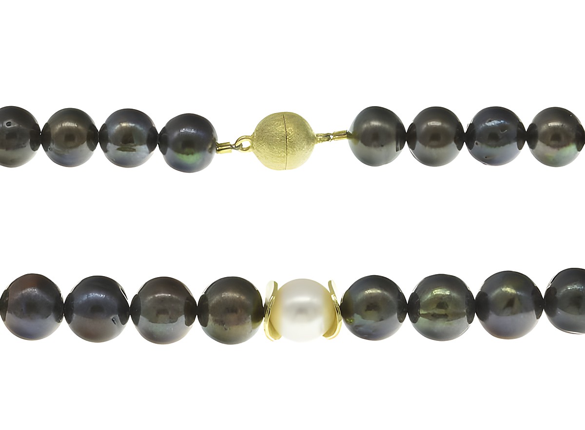 Perlenkette aus Süßwasser-Zuchtperlen in Violett-Grün und Weiß, Durchmesser 10,5-11 mm, Länge 39 cm, mit silbernem Verschluss, Hersteller Juwelier Harnisch, bunt.