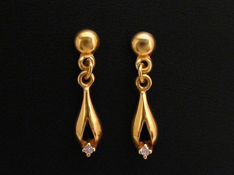 42509-0 Ohrringe mit Diamant 0,03 ct W/P in dezentem Gold 585, Hersteller Juwelier Harnisch, elegante Ohrhänger mit Stein, perfekt für besondere Anlässe.