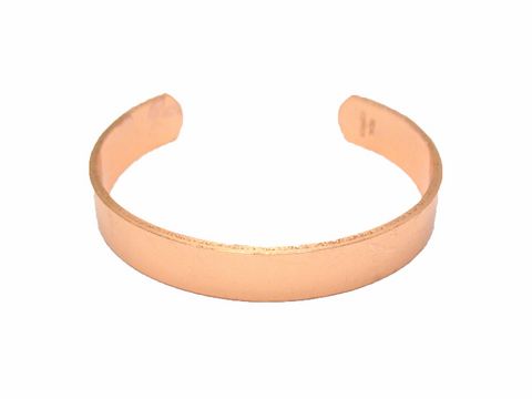 Wunderschöner schlichter Kupfer-Armreif von Juwelier Harnisch, gefertigt aus hochwertigem Kupfer, ideal für elegante und lässige Looks. Perfektes Accessoire für jeden Anlass.