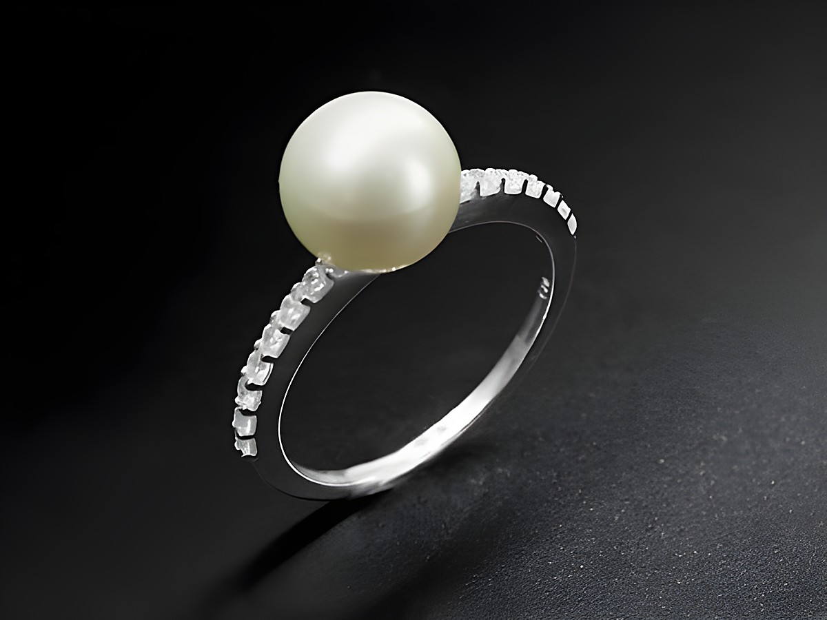 Silber Ring mit einer großen Perle und funkelnden Zirkonia, bietet einen fantastischen Glanz. Perle Imitation, Größe 54, Hersteller: Juwelier Harnisch. Ideal bis Gr. 54 / 17,2.