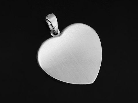 Silber Anhänger in Herzform aus 925 Sterling Silber, rhodiniert und mattiert, romantisch, flach, Größe 1,9 cm, Hersteller Juwelier Harnisch.