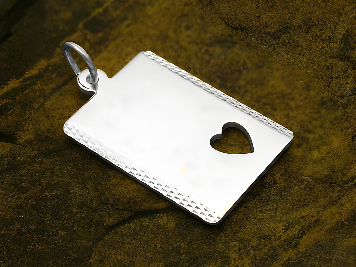 Gravurplatte mit Herz Anhänger Sterling Silber von Juwelier Harnisch, schlicht und elegant, ideal für persönliche Gravuren.