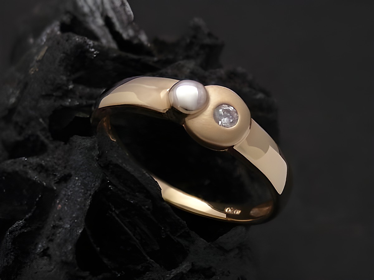 Gold Ring - Süß - Gold 585 bicolor - Zirkonia - Goldring - Gr. 56, Hersteller: Juwelier Harnisch, bis Gr. 56/18. Der Ring zeigt ein elegantes Design mit einem Zirkonia und einer Perle.