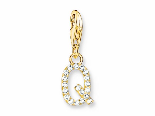 Charm-Anhänger in Form des Buchstabens Q, aus Silber mit einer Vergoldung in Gelbgold, verziert mit weißen Zirkonia-Steinen, ideal für individuelle Schmuckstücke.