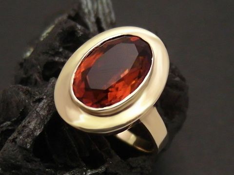 Goldring aus Gold 333 mit unechtem Stein in ovaler Form, Größe 52, Hersteller Juwelier Harnisch, bis Größe 52/17.