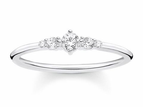 Silberner Ring von Thomas Sabo mit drei klaren Zirkonia-Steinen, darunter ein größerer Stein in der Mitte, Größe 56, elegantes Design, ideal für besondere Anlässe.