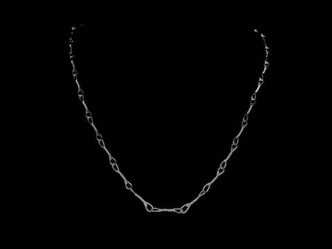 Lange Kette XXL versilbert im Drahtdesign, mit einer Breite von 3,5 x 3,5 mm und einer Länge von 80 cm, hergestellt von Juwelier Harnisch, ideal als stilvolles Accessoire.