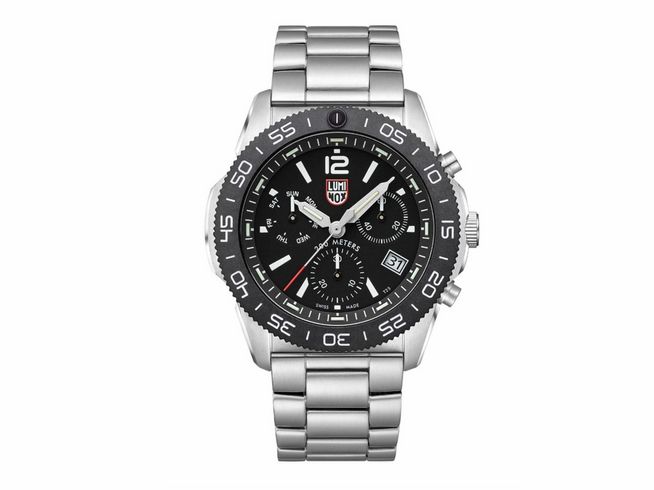 Luminox Uhr PACIFIC DIVER CHRONO 3140 SERIES XS.3142 44 mm mit schwarzem Ziffernblatt, Edelstahlarmband und markanten Ziffern, ideal für Tauchen und Outdoor-Aktivitäten.