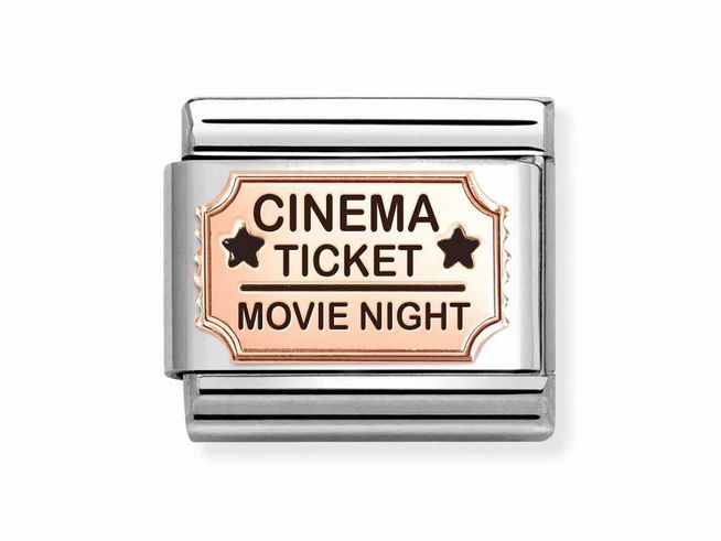 Ein Kino-Ticket in Roségold mit der Aufschrift CINEMA TICKET und MOVIE NIGHT, umgeben von einem dekorativen Rand, auf einem silbernen Hintergrund. Ideal für Schmuckliebhaber.