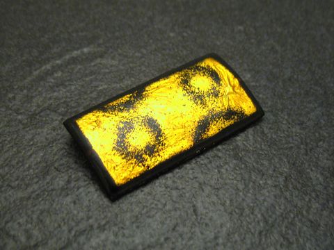 60903-0 Brosche LOOK in gelb-schwarz, aus vergoldetem Emaille, Vintage-Design, Hersteller Juwelier Harnisch, dekorative Emaille Brosche.