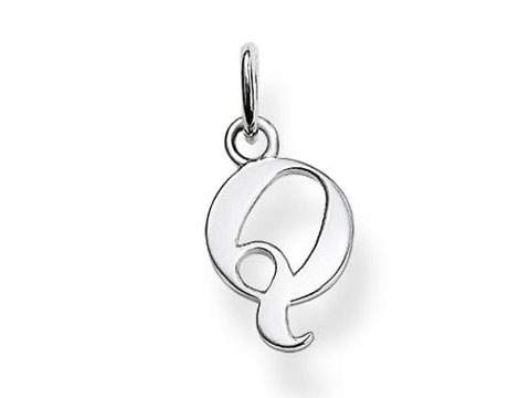 Silberner Q Buchstaben Anhänger PE604-001-12 von Thomas Sabo, elegant und modern gestaltet, ideal für individuelle Schmuckstücke und persönliche Gestaltung.