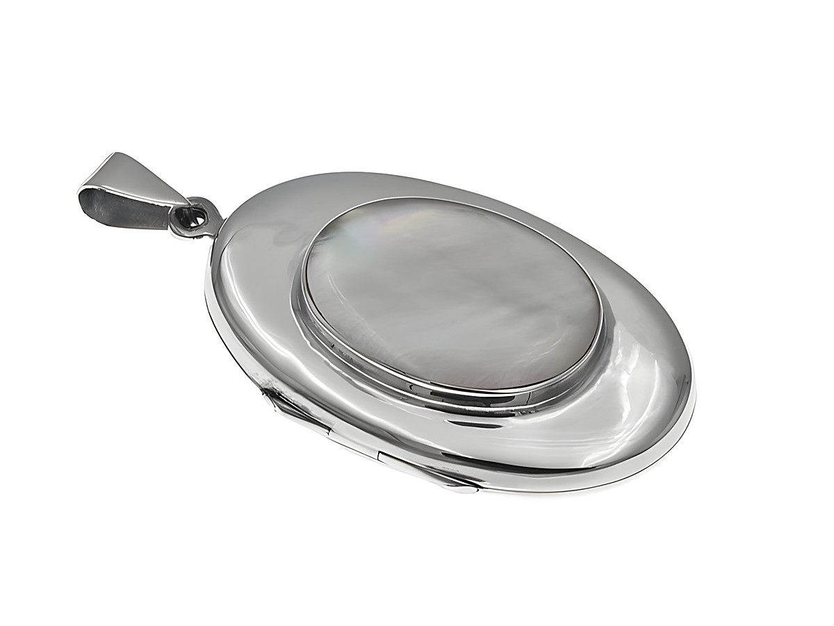 Medaillon aus poliertem Perlmutt in Rosa, ovaler Form, gefasst in hochwertigem Sterling Silber, von Juwelier Harnisch, ideal zum Tragen oder Verschenken.