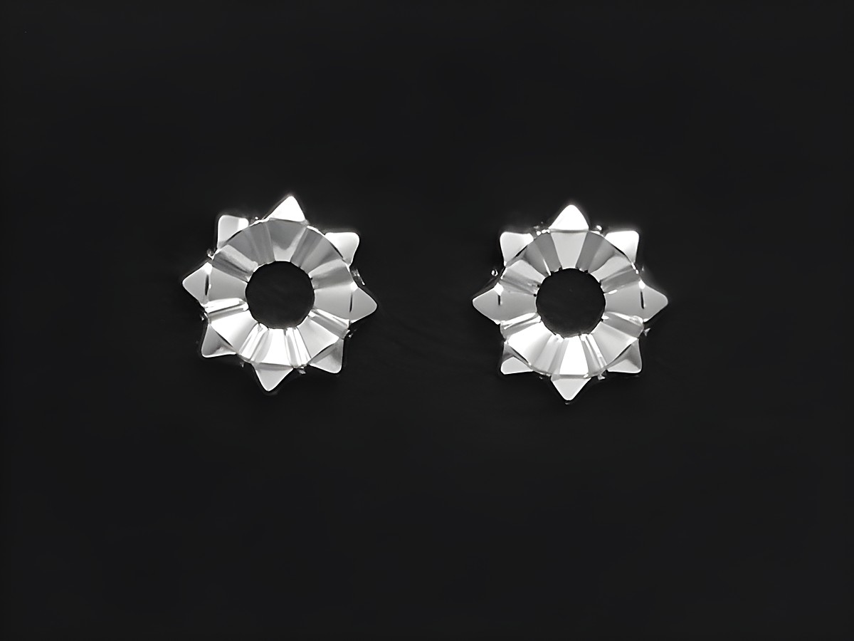 Silber Ohrring rhodiniert im Kreisdesign, 70er retro, cool, Hersteller Juwelier Harnisch, Ohrstecker ohne Stein, stilvolle und elegante Ohrringe für vielseitige Anlässe.