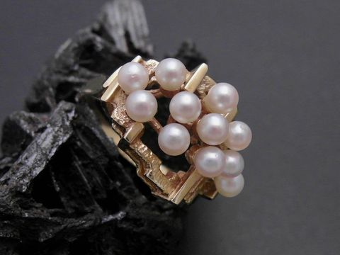 Gold Perlen Ring mit Zuchtperlen in Größe 53, 3,2 mm, Gold 585, von Juwelier Harnisch, bis Größe 54 für einen eleganten Perlentraum.