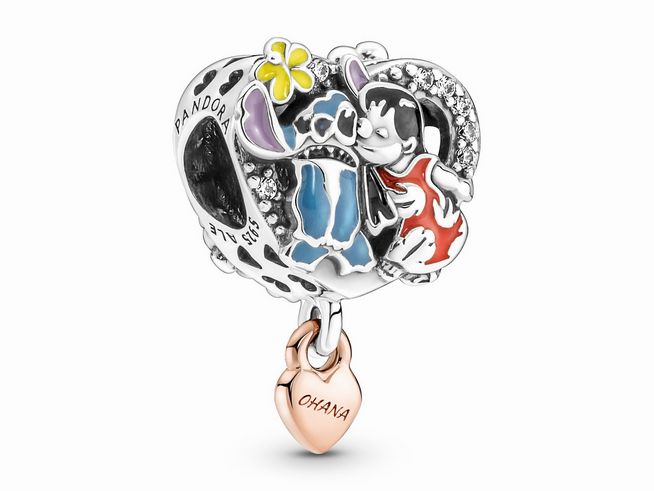 Charm von Pandora inspiriert durch Lilo und Stitch mit Heißluftballon, farbenfrohen Emaille-Details und Roségold-herz Anhänger mit der Aufschrift Ohana. Zirkonia-verziert.