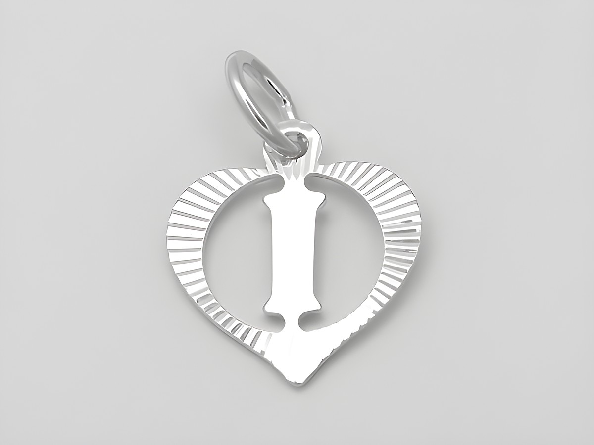 Silber Anhänger in Herzform mit dem Buchstaben I aus 925 Silber, diamantiert, Hersteller Juwelier Harnisch, elegantes und zeitloses Design.