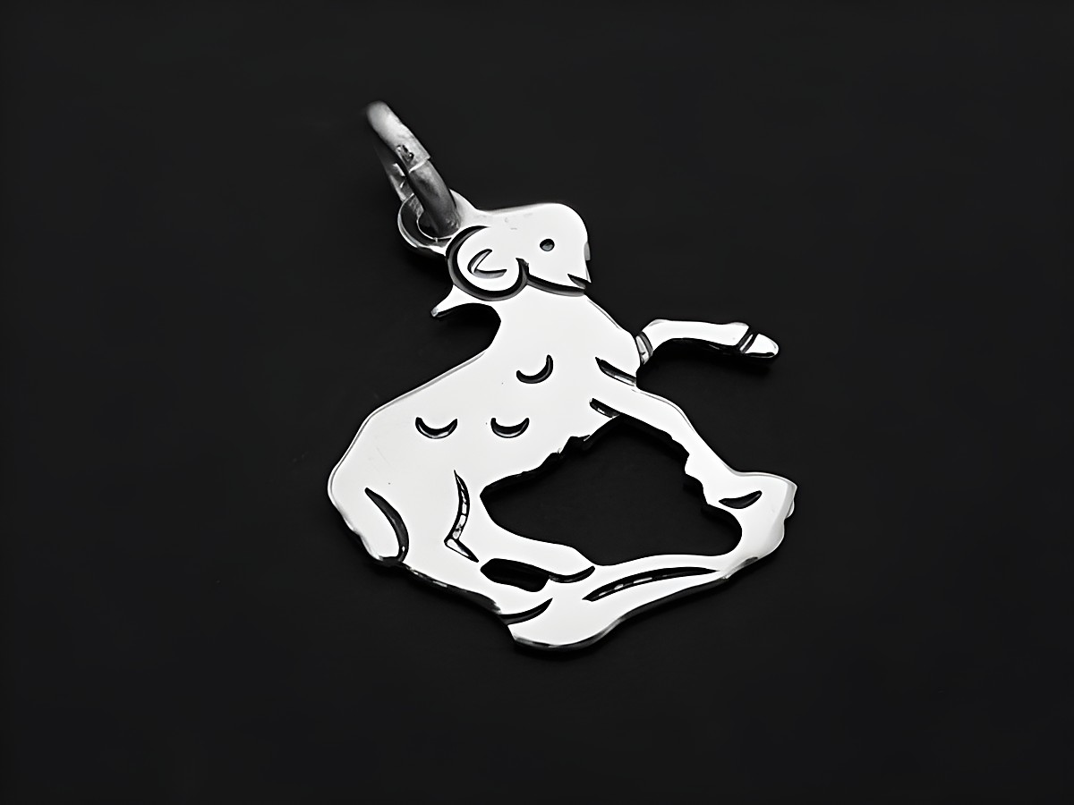 Widder 925 Sterling Silber Sternzeichen Anhänger, plastisch gestalteter Widder, ideal als Schmuckstück für Astrologie-Liebhaber, Hersteller Juwelier Harnisch, elegantes Design.