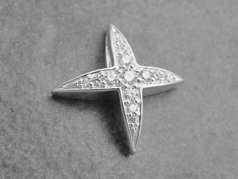 Silber Anhänger Kreuz Zirkonia weiss gleichschenklig mit Stein Hersteller Juwelier Harnisch aus hochwertigem Material für eleganten Schmuck. Ideal als Geschenk oder für den eigenen Stil.