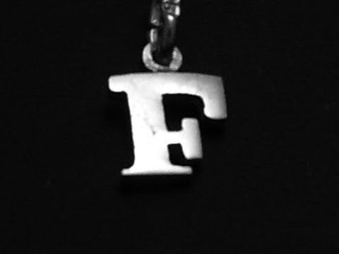 F 925 Sterling Silber Druck-Buchstaben Anhänger, Hersteller Juwelier Harnisch, Buchstabe F, elegante Verarbeitung und glänzende Oberfläche, ideal als persönliches Schmuckstück.