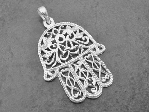 Silber Anhänger in Form der Hand der Fatima, filigran gestaltetes Design, schützend und religiös, Hersteller: Juwelier Harnisch.