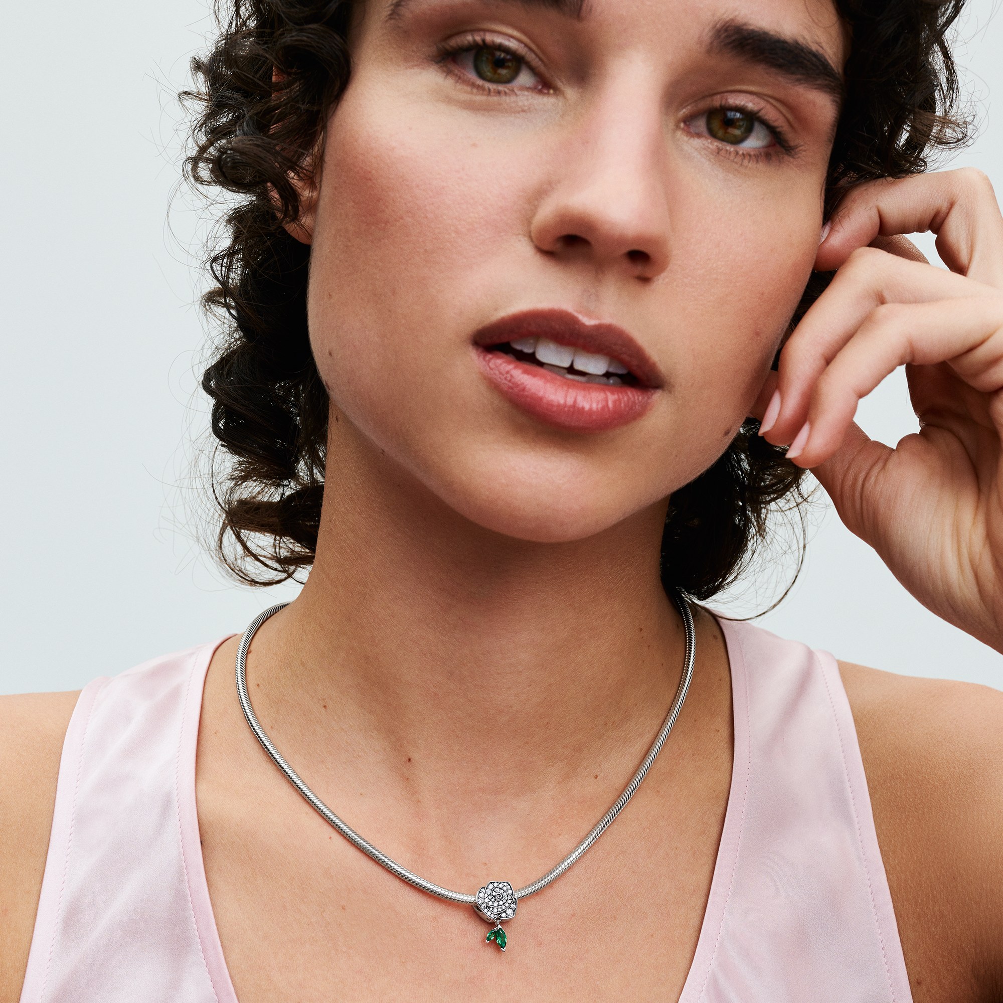 Pandora Funkelnde Blühende Rose - Charm - Silber - Steinmix Grün – Ansicht 5