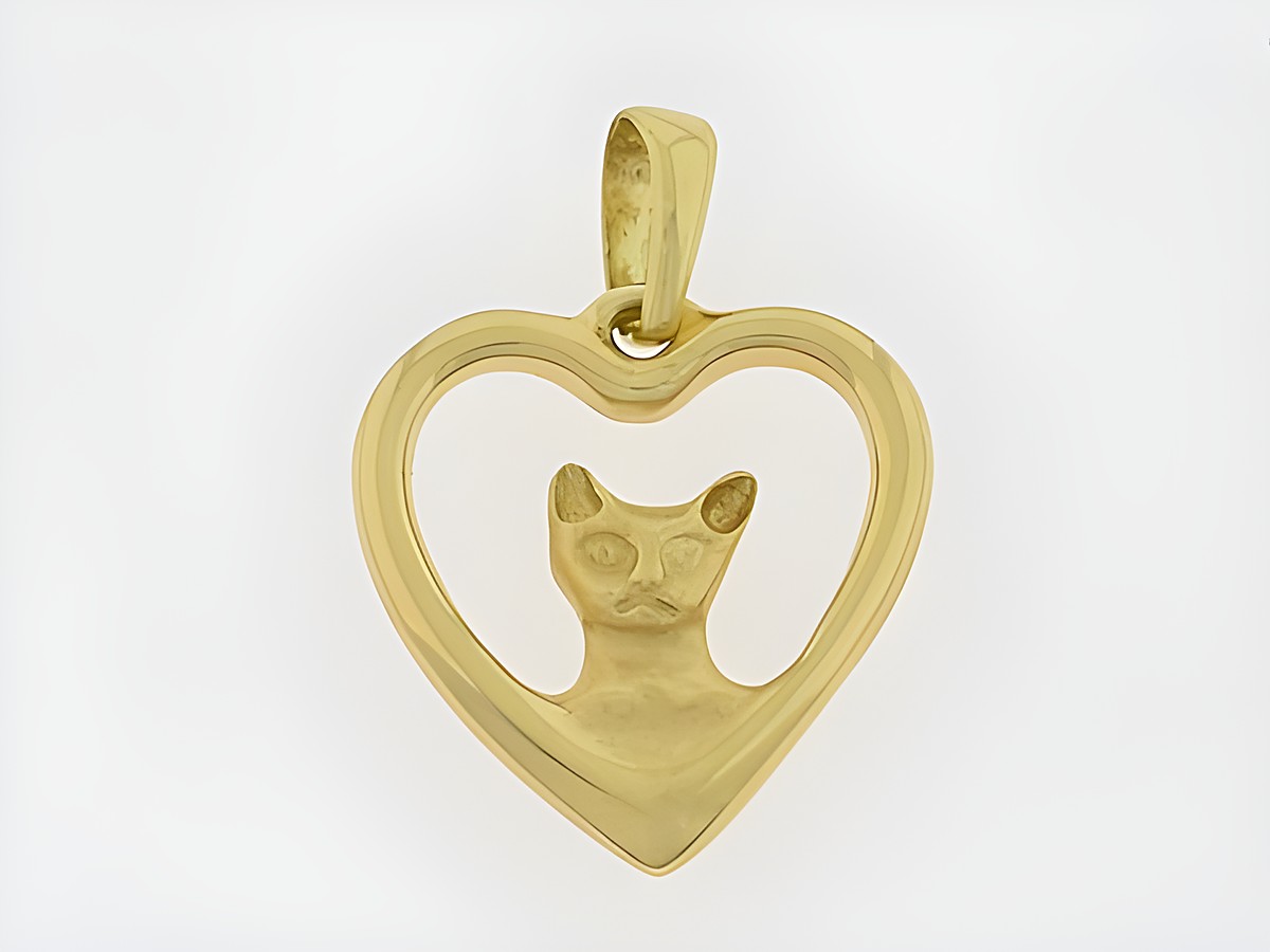 Gold Anhänger in Herzform mit einer Katze aus 750 Gold, massiv gefertigt, von Juwelier Harnisch, ideal für Tierliebhaber.