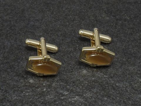 Beige Manschettenknöpfe im Design von Juwelier Harnisch, Durchmesser 15,6 mm, goldfarben, elegant und stilvoll für formelle Anlässe.