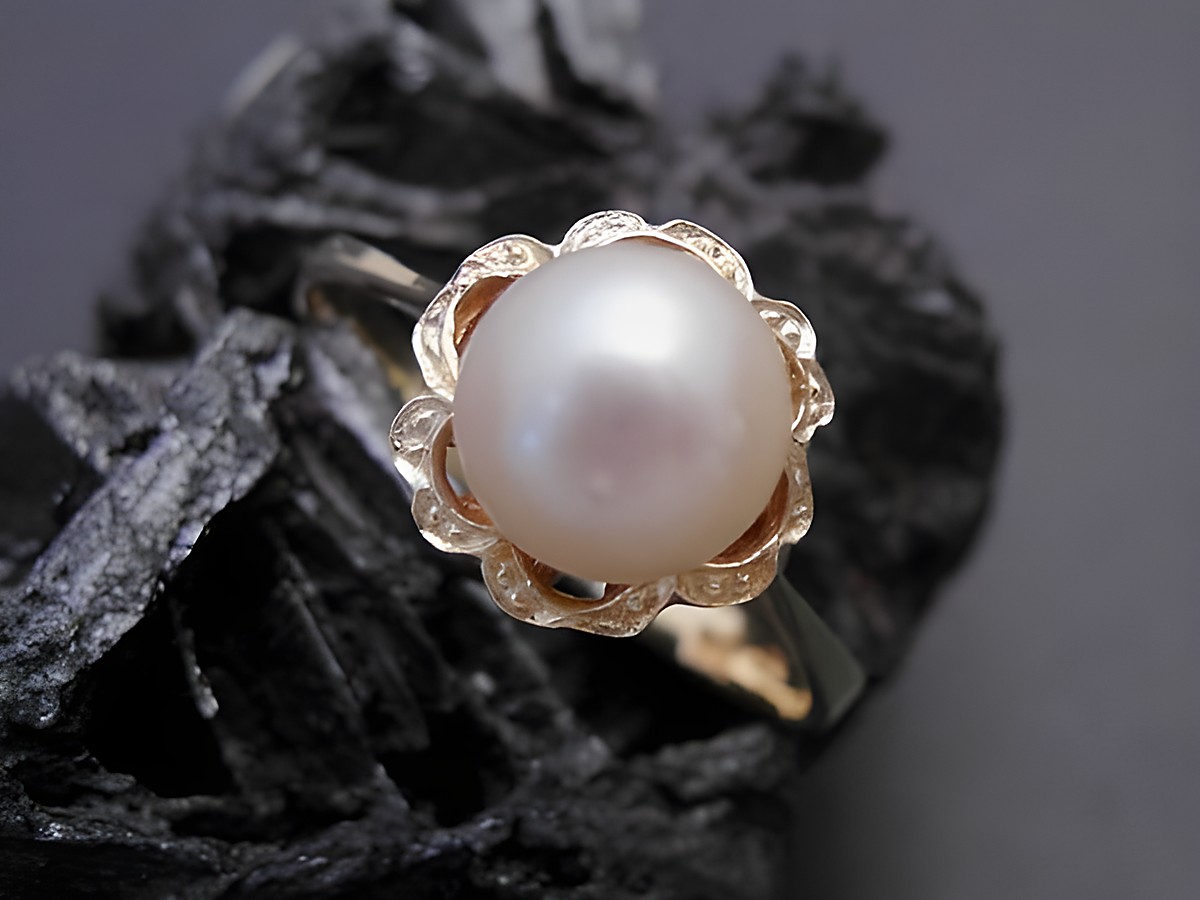 Gold Perlen Ring prächtig Gr. 55 Zuchtperle 7,2 mm Gold 585 Goldring Hersteller Juwelier Harnisch bis Gr. 56 18. Der Ring zeigt eine edle Zuchtperle in einer kunstvollen Fassung.